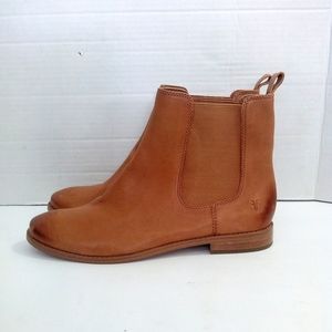 NWOB Frye chelsea boots